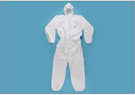 Dans des robes résistantes liquides jetables de PPE du niveau des stocks 1 pour des membres du personnel soignant fournisseur