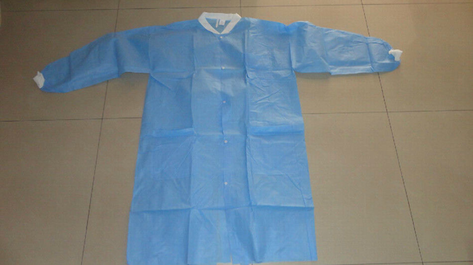 Le PPE protecteur d'habillement d'isolement de fournitures médicales habille jetable pour l'hôpital fournisseur